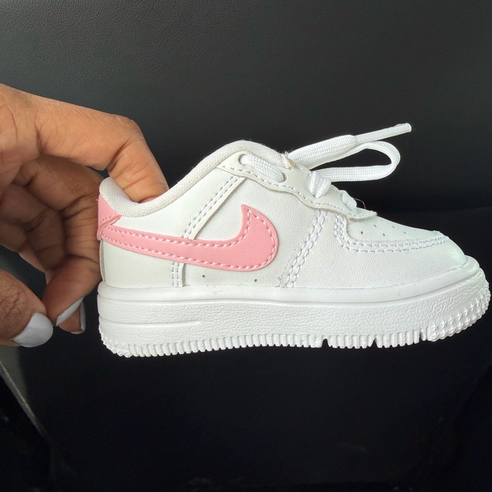 Nike Air Force 1 Low Lace in White and Soft Pink